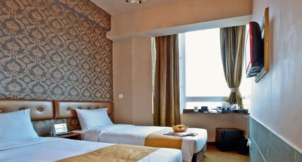 Ramada Hong Kong Harbour View Room Type - 2 Twin Beds, City View, Non-Smoking