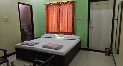 Hotel Vinayak Garden Restaurant Room Type - Deluxe Room