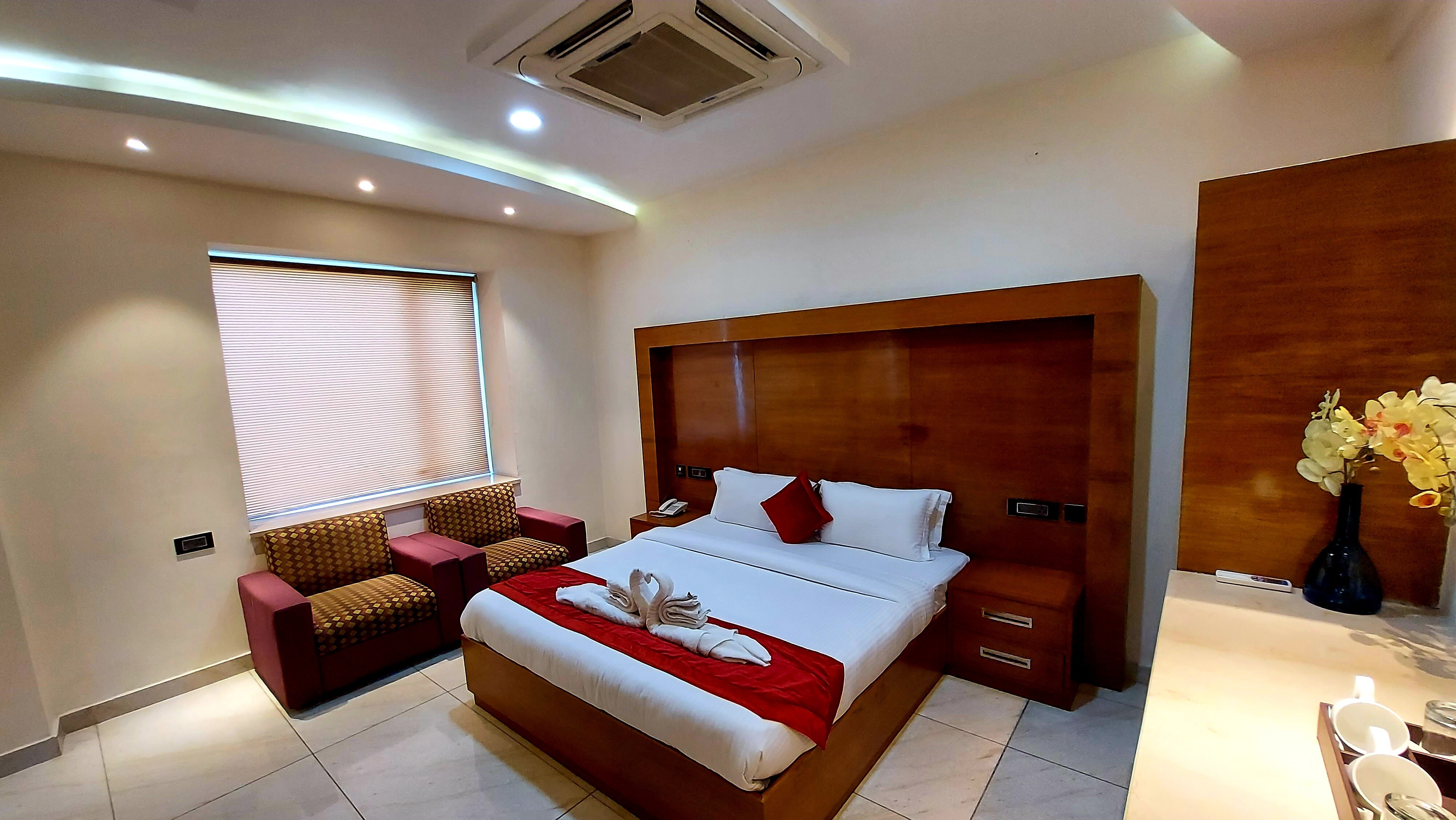 Hotel Pacific - Tap to explore photos