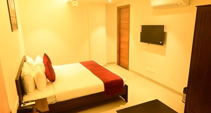 Hotel Layover Stay-3 Minutes From the Airport Room Type - Deluxe Room Hotel Layover Stay-3 Minutes From the Airport Room Type - Deluxe Room
