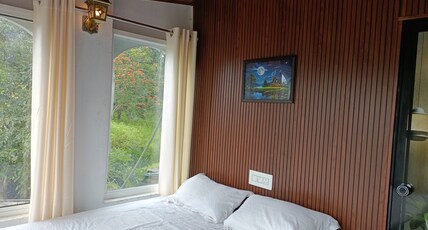 JK HOME STAY Room Type - Bedroom 3 Glass bed  Room