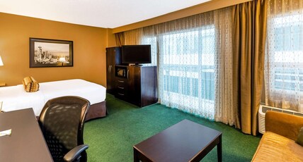 La Quinta Inn & Suites by Wyndham Seattle Downtown Room Type - 1 Queen Bed, Non-Smoking