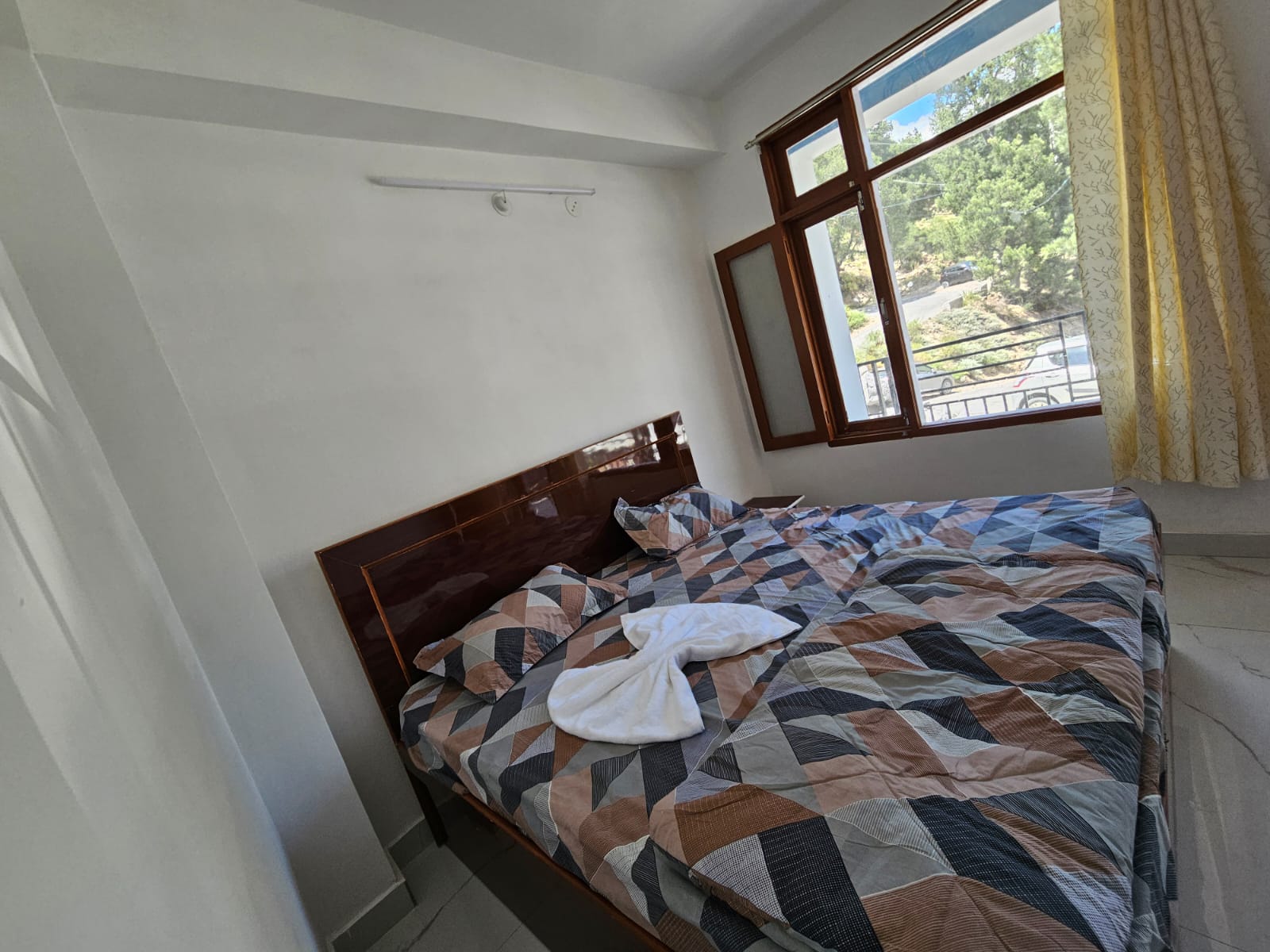 KAILASH DARSHAN HOME STAY - Tap to explore photos