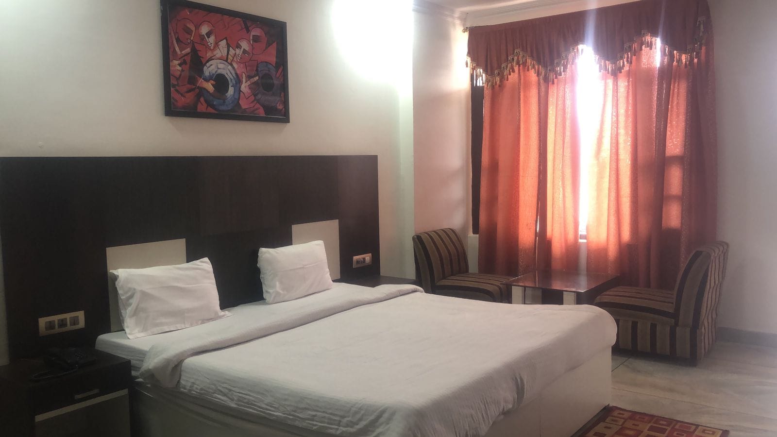 Hotel Sapphire - Tap to explore photos