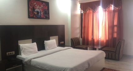 Hotel Sapphire Room Type - Deluxe double Hotel Sapphire Room Type - Deluxe double