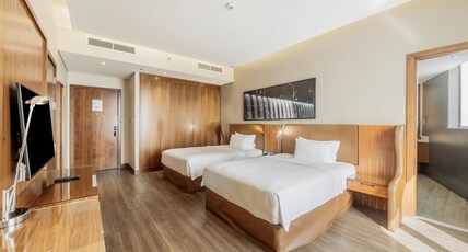 Radisson Blu Hotel, Dubai Canal View Room Type - Standard Room