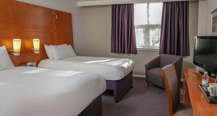 The Milestone Peterborough Hotel, Sure Collection by BW Room Type - 2 Single Beds, Non-Smoking, Classic Room