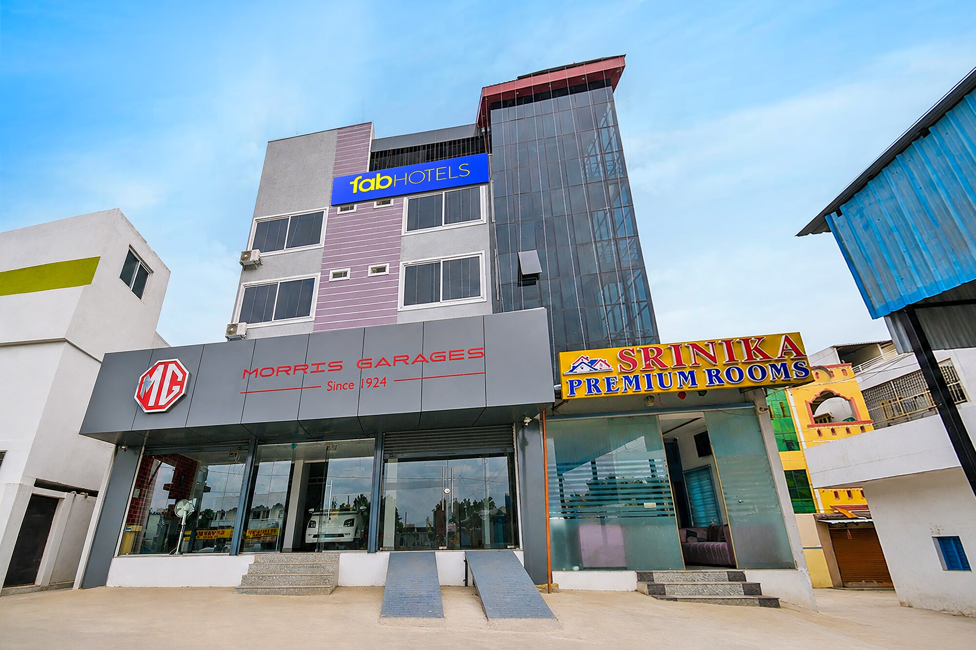 FabHotel New Srinika Premium - Tap to explore photos