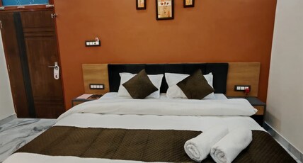 Phir Aana Room Type - Deluxe Spacious Room (Non- AC)