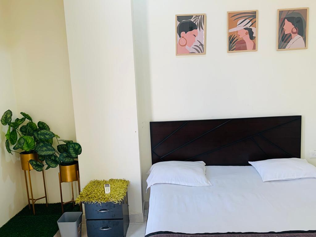 UPRE | Entire 3BR Apartment - Tap to explore photos