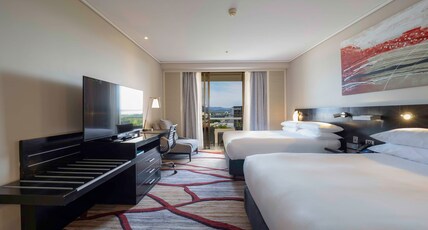 Hilton Cairns Room Type - DBL DBL HILTON GUEST ROOM
