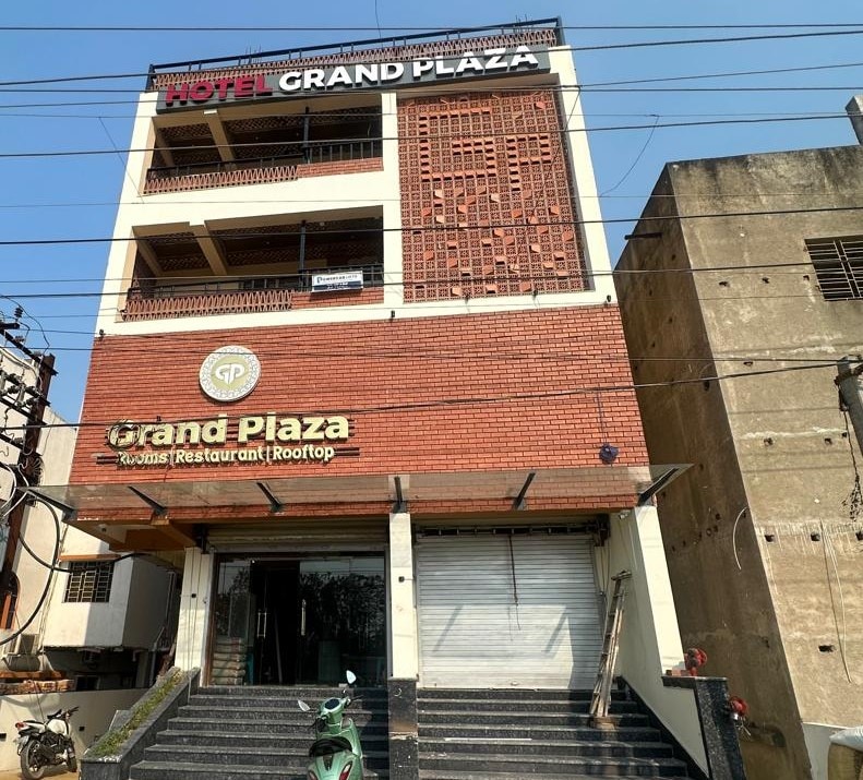GRAND PLAZA - Tap to explore photos