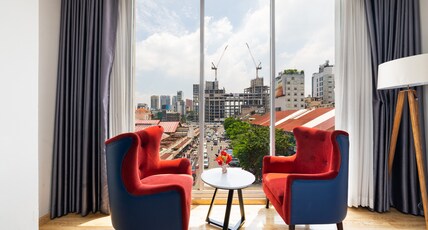 Nicecy NganHa Hotel Room Type - Galaxy Triple Ben Thanh Market View