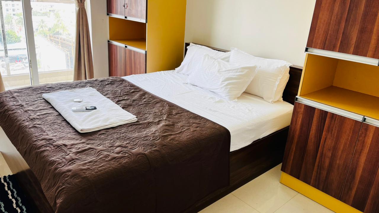 SkyView 2BHK Stay Near Kamakshi Hospital - Tap to explore photos