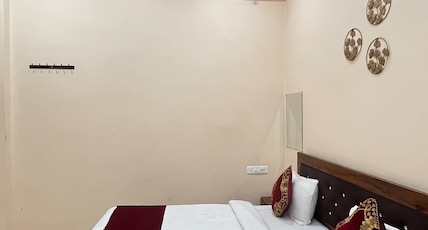 R K LODGE Near Ram Lalla Temple @Ayodhya Room Type - Deluxe 2