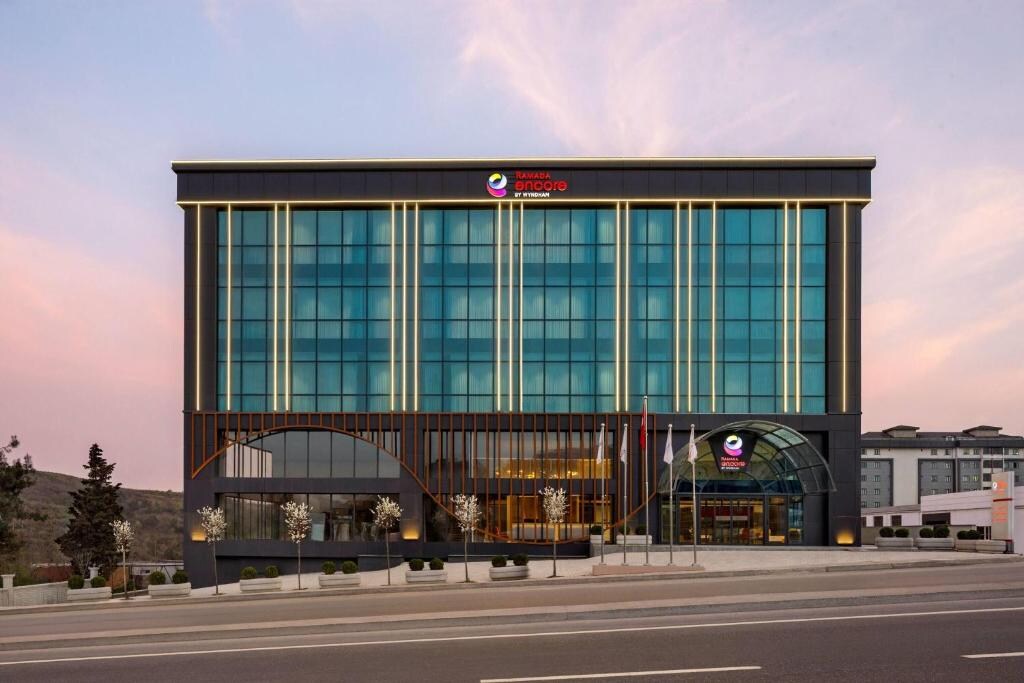 Ramada Encore by Wyndham Istanbul Arnavutkoy - Tap to explore photos