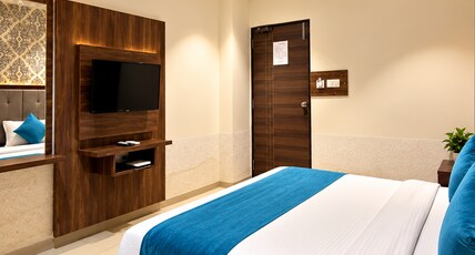 Hotel Shrimad Ahmedabad Room Type - Deluxe Room