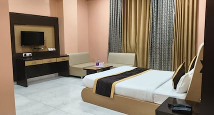 Hotel Vishnu Vilas Room Type - Royal Executive AC Room Hotel Vishnu Vilas Room Type - Royal Executive AC Room