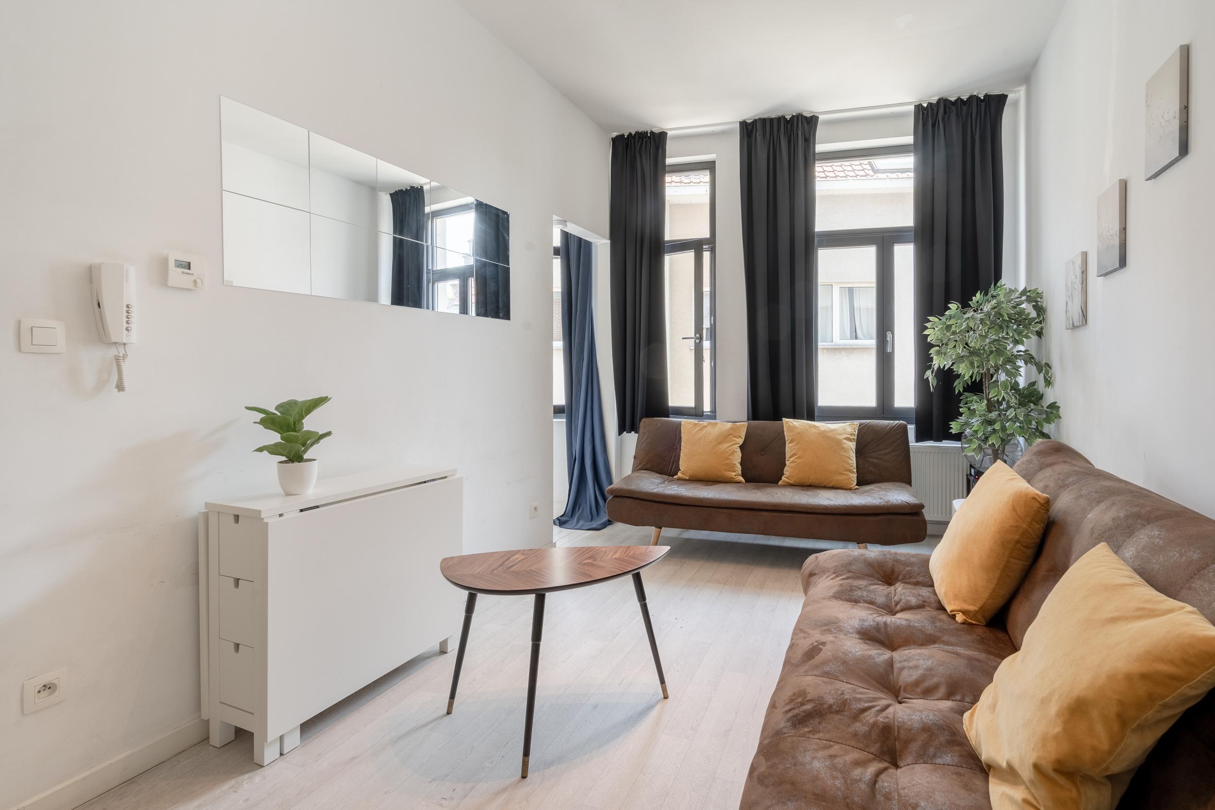 Modern 1BR Stay for 7 in Antwerp - Tap to explore photos