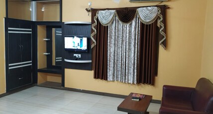 Hotel Pratap & Restaurant Room Type - Deluxe (3X)