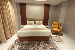 ROYAL ACE BOUTIQUE HOTEL - BHARTIYA CITY