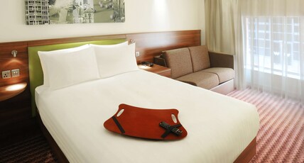 Hampton By Hilton Sheffield Room Type - 1 QUEEN BED W SOFABED NS