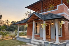 Dharini by Stay Jade |Bonfire|Tennis| 1.2hr E-city