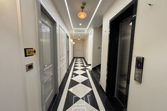 Hotel Raj Hari Palace