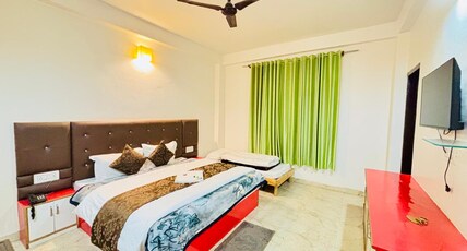 Hotel Park View Room Type - Deluxe Room