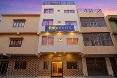FabHotel Shivangan - 200M From Banke Bihari Temple, Vrindavan
