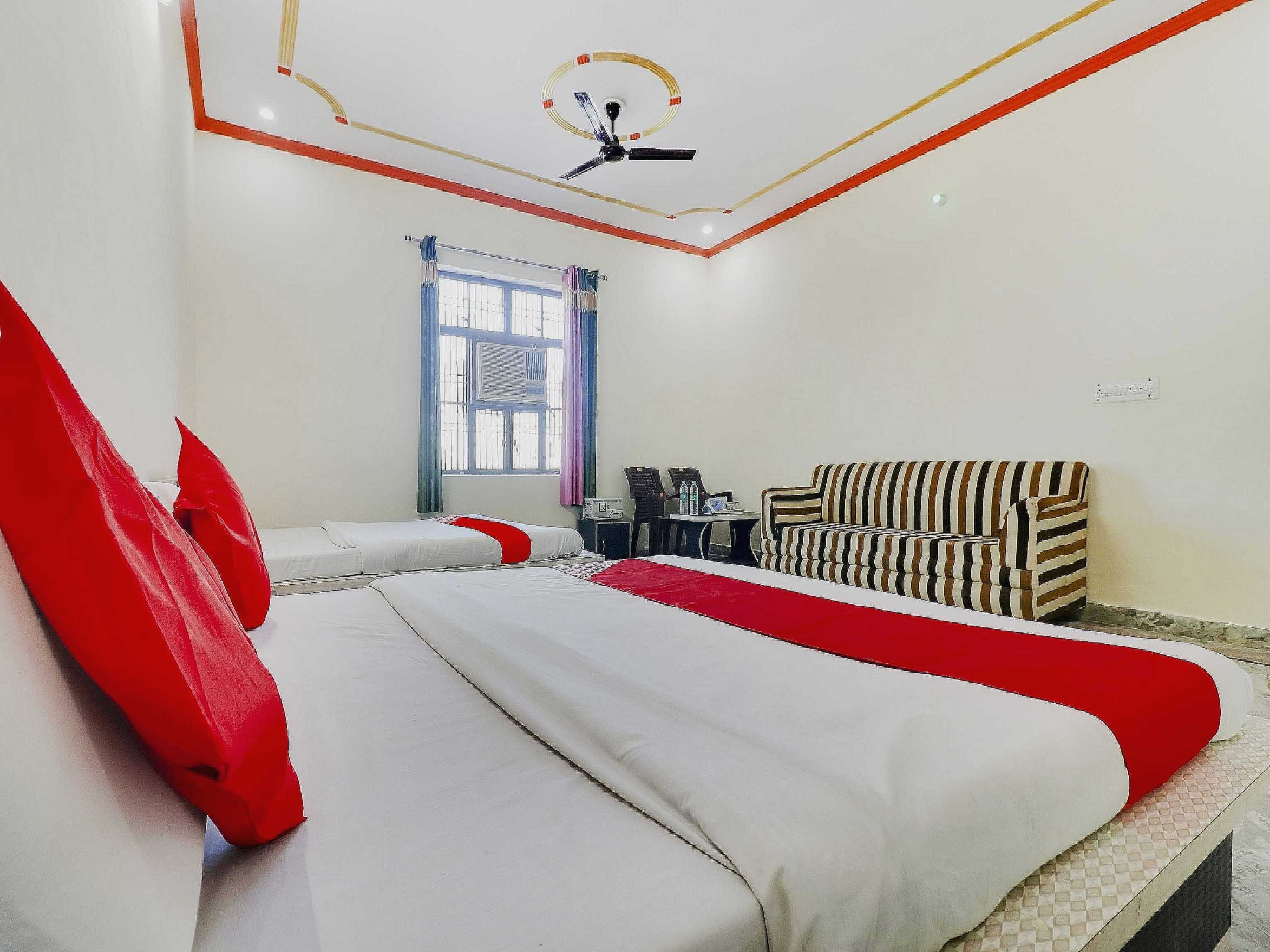 Hotel O New satkar Hotel - Tap to explore photos