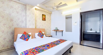 FabHotel Rushank Palace - Near Jawahar Circle, World Trade Park Room Type - Deluxe Room