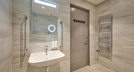 Spark by Hilton Luton Room Type - DOUBLE ACCESSIBLE ROOM