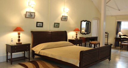 Wathai Heritage Bungalow Room Type - AC Family Room- Minla