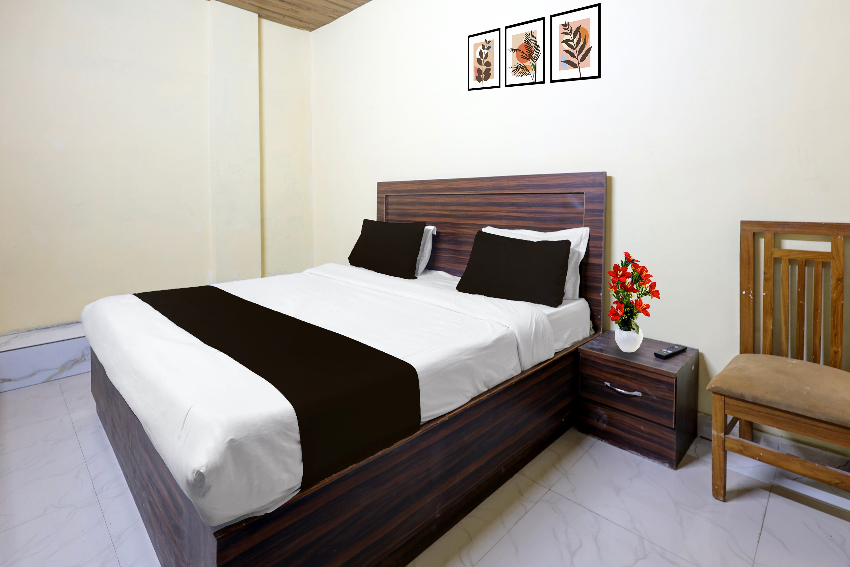 Hotel O Uttaranchal University Dehradun - Tap to explore photos