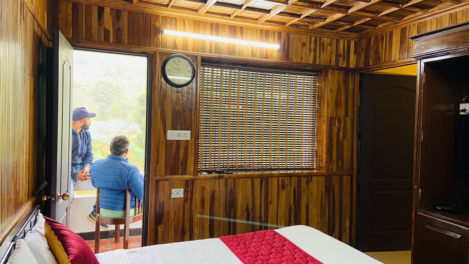 Tree Elanza - Tap to explore photos