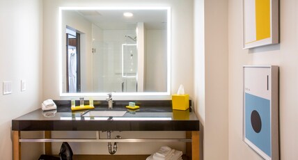 Hotel Indigo SEATTLE EVERETT WATERFRONT Room Type - 2 Queen Standard