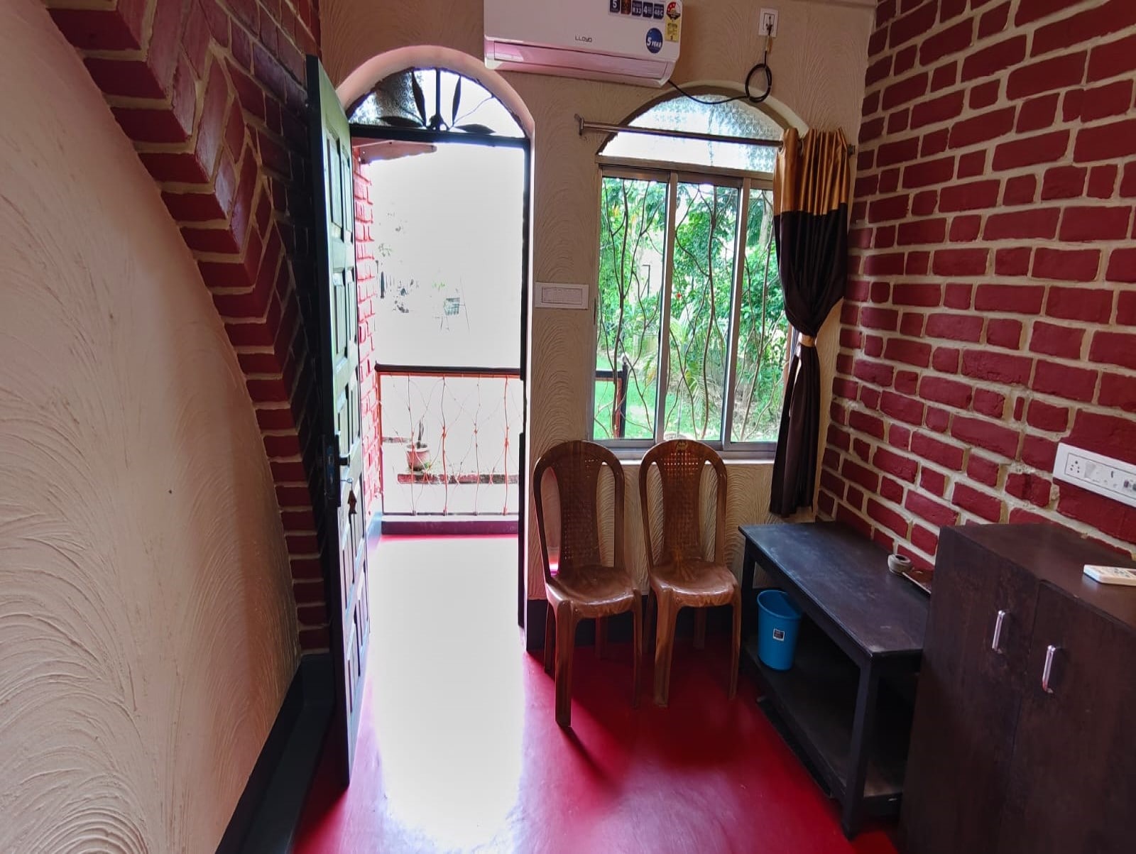 ALAKH DARIBAA RESORT Bolpur - Tap to explore photos