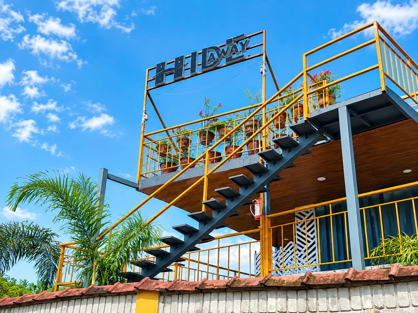 Hide Away Resort - Tap to explore photos