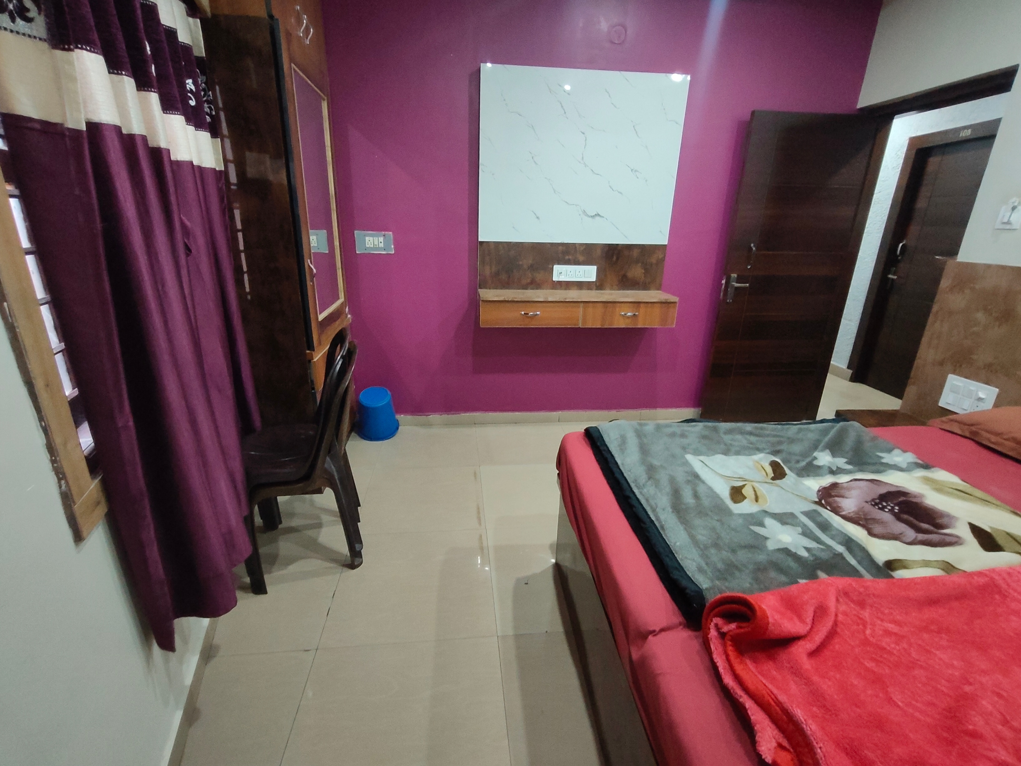 Ashok lodge - Tap to explore photos