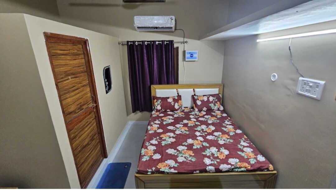 Deva Guest House Primium Home Stey - Tap to explore photos