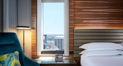Hilton Sydney Room Type - KING DELUXE CORNER ROOM