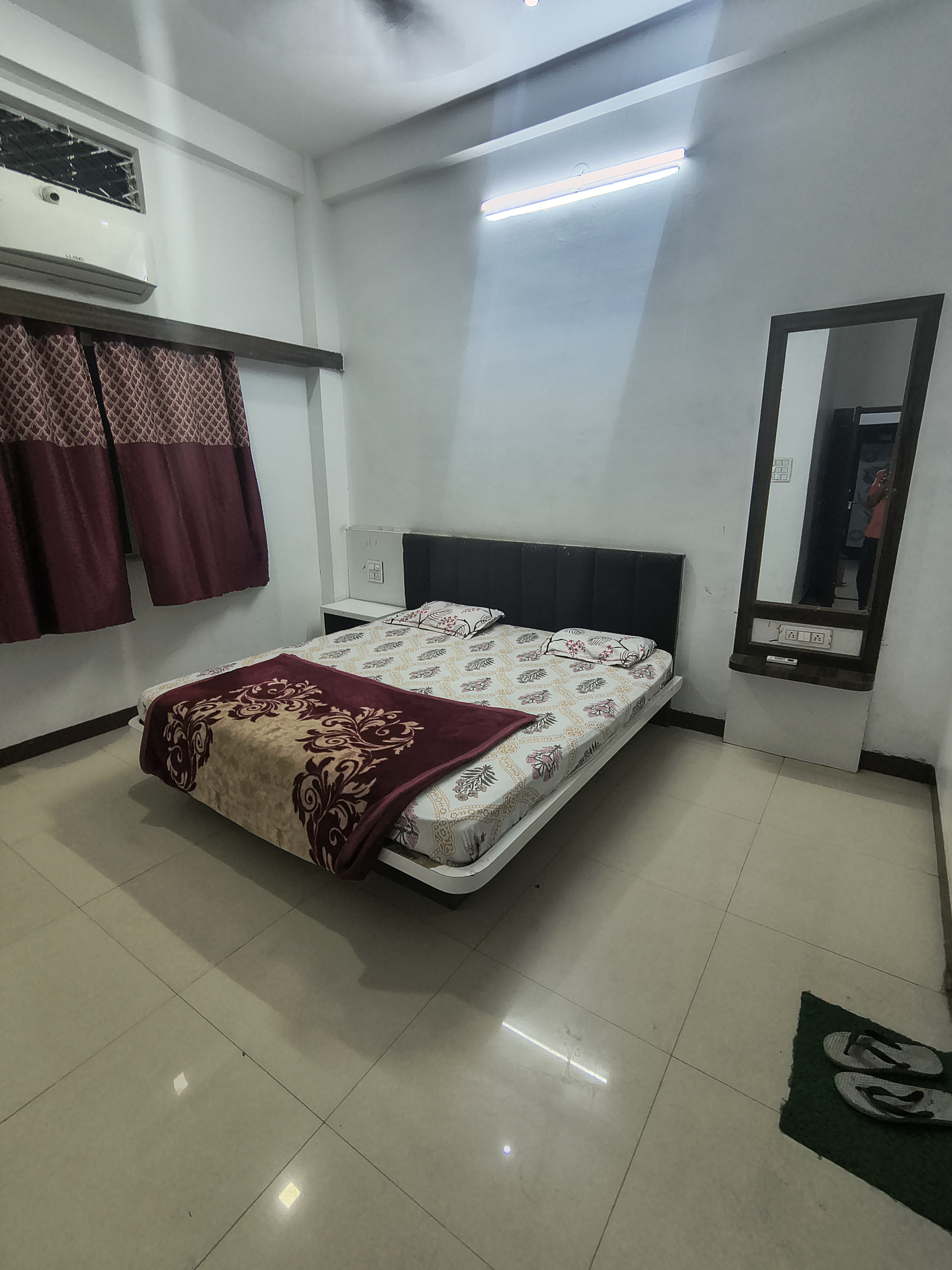 Hotel Shri Gajanan - Tap to explore photos