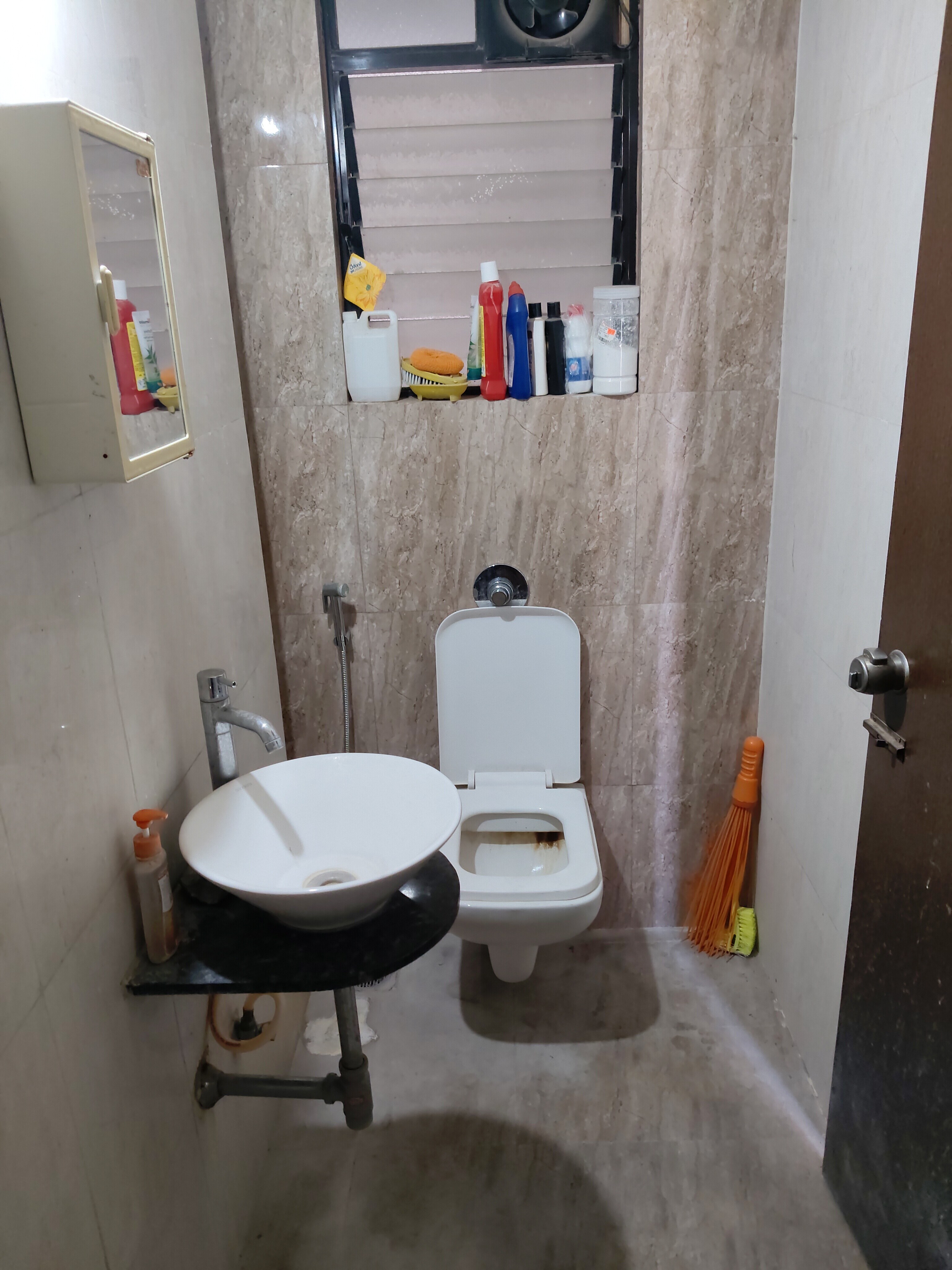 Private Bedroom In A Shared Flat - Tap to explore photos