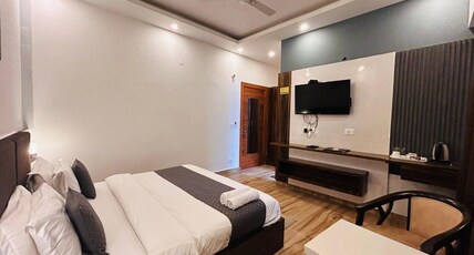 Hotel JS INN Mussoorie Room Type - Deluxe Room