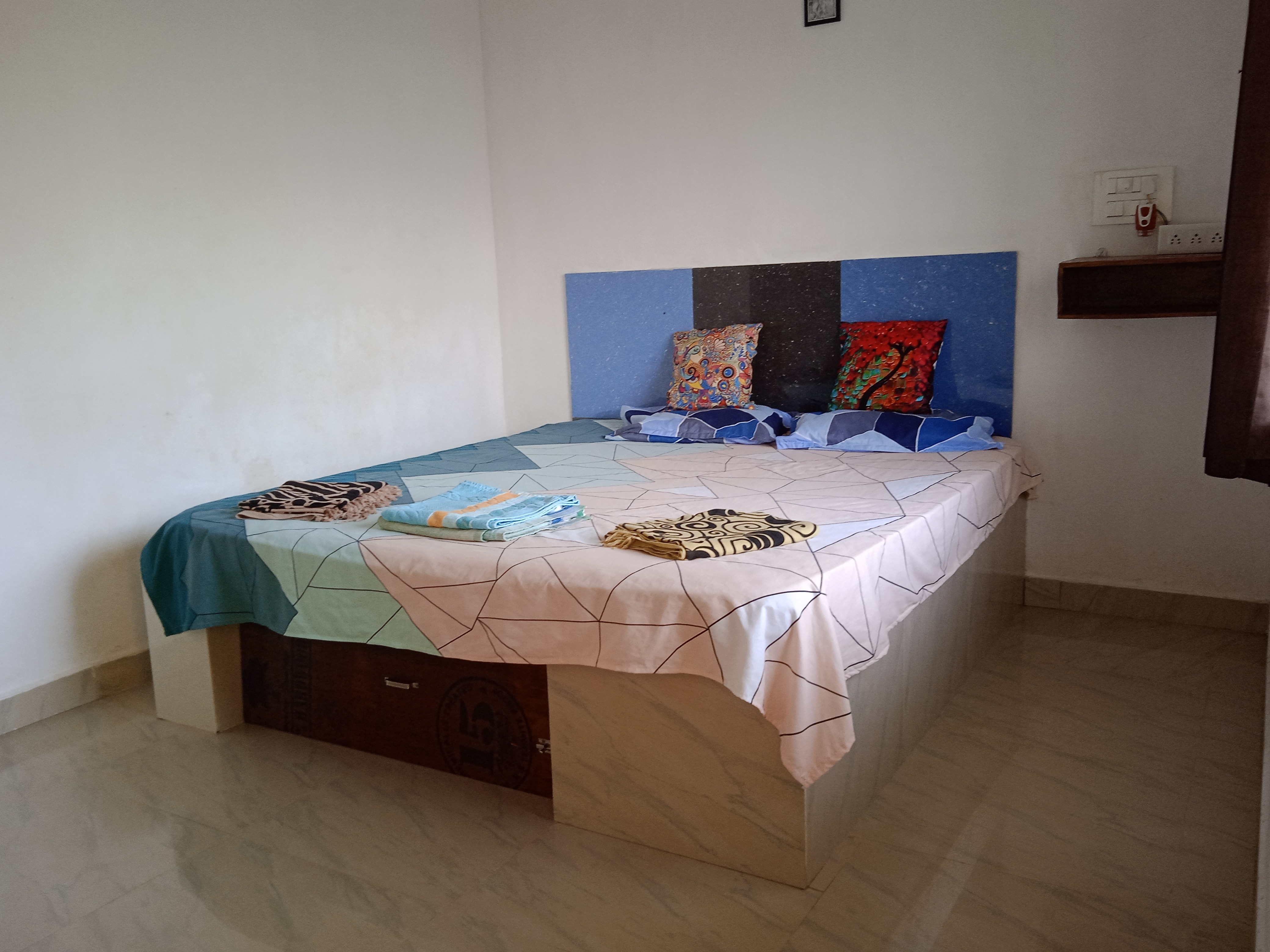 Raj Guest House Gokarna - Tap to explore photos