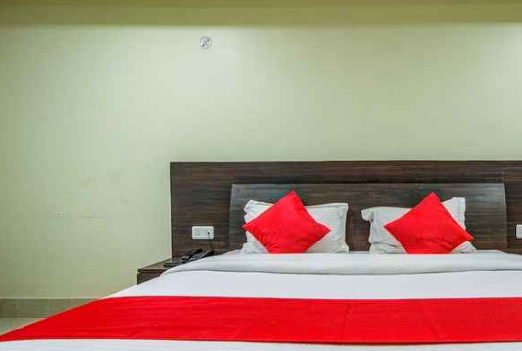 Hotel Sumandeep - Tap to explore photos