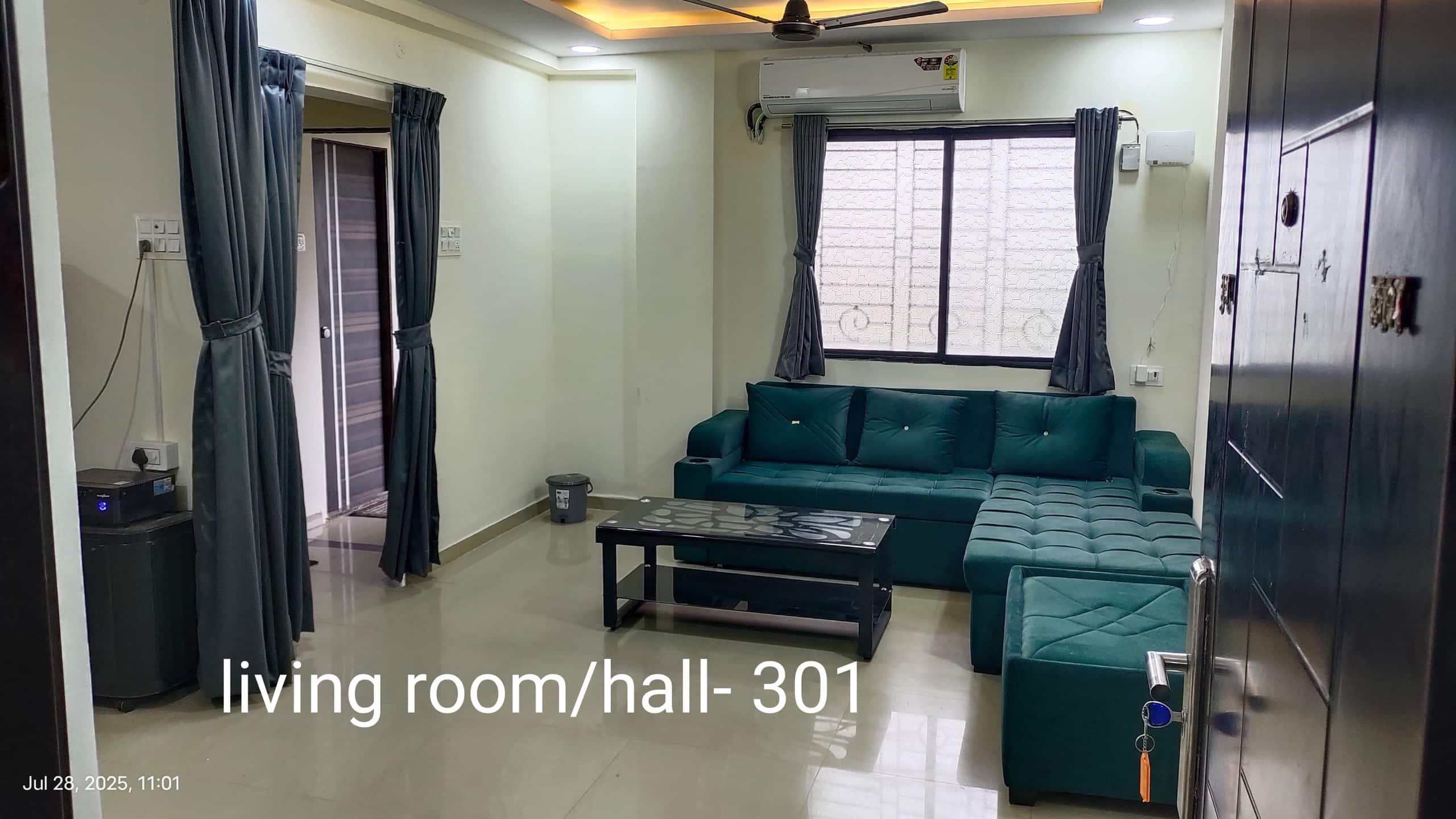 Sunshine 301 2 Bhk 3AC Wifi Kitchen Parking - Tap to explore photos