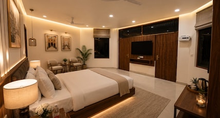 Zenith Suites Vrindavan Room Type - Luxury Room with Balcony and City View