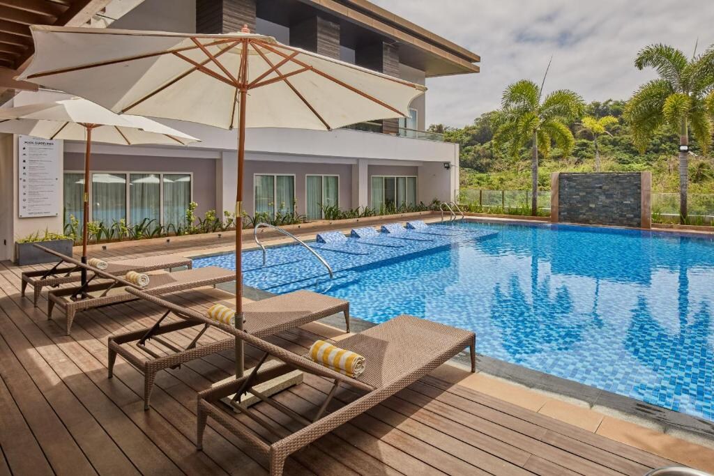MCollection - Stay Near Private Beach in Boracay - Tap to explore photos